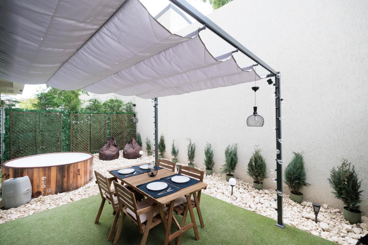 Downtown Hidden Garden With Jacuzzi In Bucharest 아파트 외부 사진