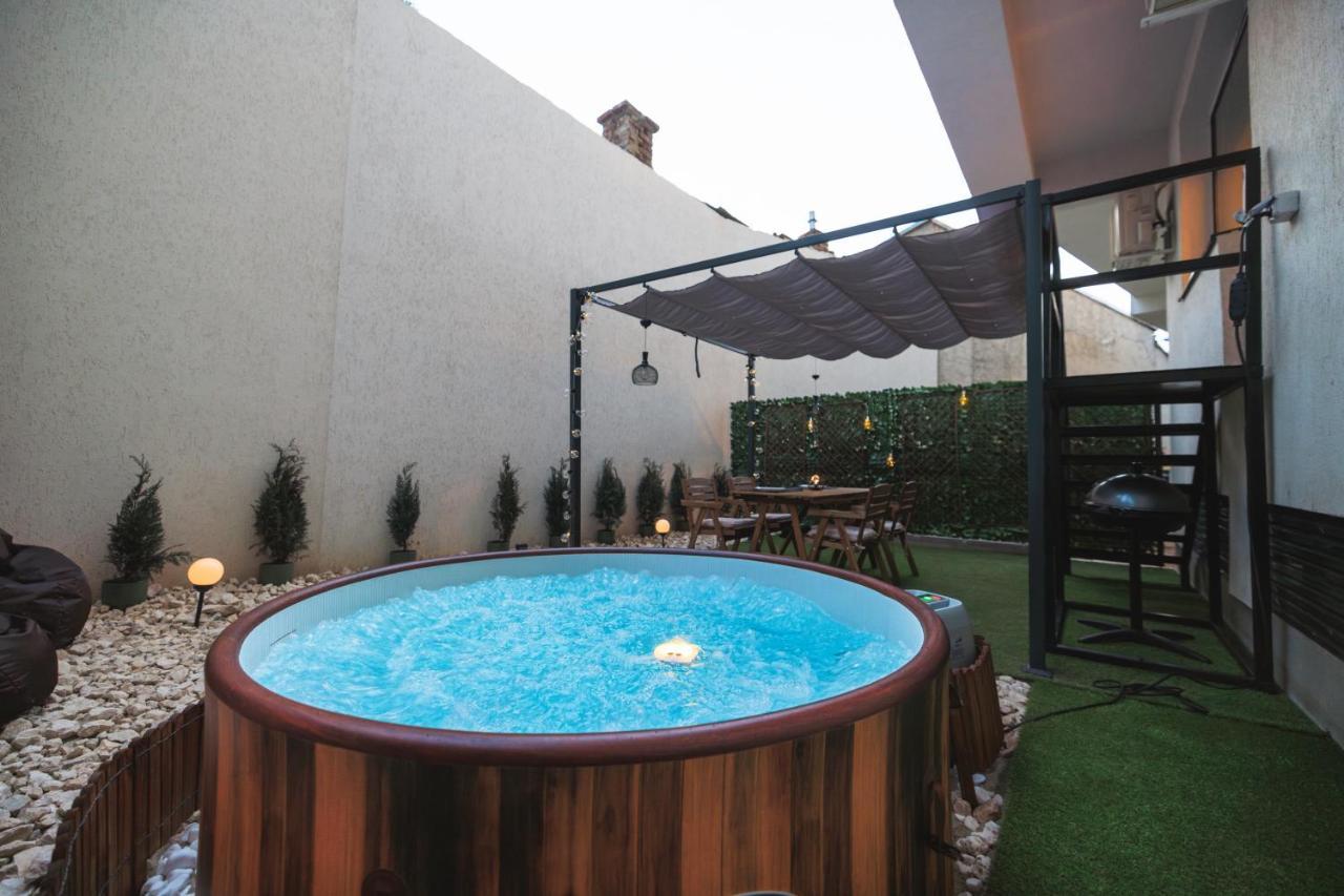 Downtown Hidden Garden With Jacuzzi In Bucharest 아파트 외부 사진