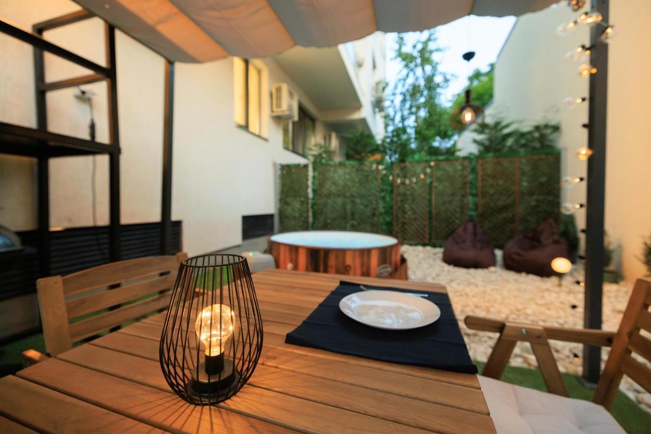 Downtown Hidden Garden With Jacuzzi In Bucharest 아파트 외부 사진