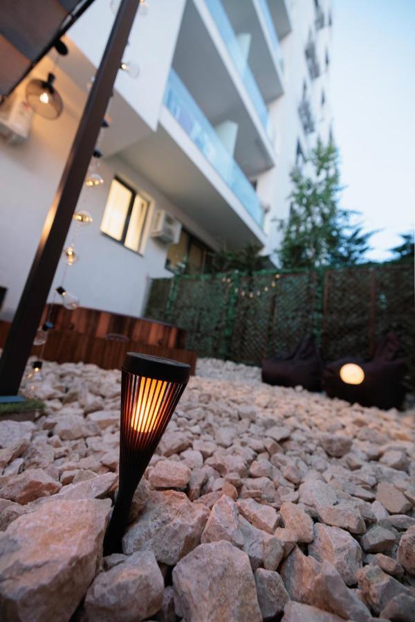 Downtown Hidden Garden With Jacuzzi In Bucharest 아파트 외부 사진